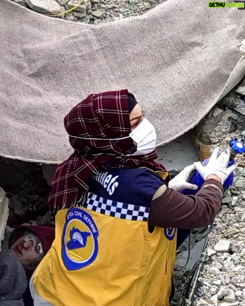 Angelina Jolie Instagram - I wanted to share these photos and stories sent to me by some of the 300 female volunteers with @the_whitehelmets in #Syria. They identify unexploded bombs, carry out search and rescue operations to save victims of bombings and the recent earthquake, treat the injured and run health centers, working alongside their male colleagues. Being denied rights doesn’t stop women from doing everything they can to protect others. Across the world women are fighting for their lives and families. More support for them, stronger responses to violence against them, leads to a more stable and just world.  #womanlifefreedom #IWD #IWD2023 #humanrights #equality