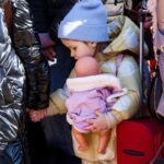 Angelina Jolie Instagram - More than half a million people have fled Ukraine to neighboring countries in the past several days. UNHCR estimates it may be up to 4 million if the situation escalates further. It is critical that receiving countries continue to welcome all those fleeing conflict and insecurity.  @refugees  #ukraine #refugees #displacement Photo credits @gettyimages 1: Abdulhamid Hosbas / Anadolu Agcy 2: Peter Lazar / AFP 3: Attila Kisbenedek / AFP 4: SerhiiHudak / Ukrinform / Future Pub. 5: SerhiiHudak / Ukrinform / Future Pub. 6: Akos Stiller / Bloomberg