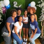 Angelina Jolie Instagram – Zahara with her Spelman sisters! Congratulations to all new students starting this year. A very special place and an honor to have a family member as a new Spelman girl.  

#spelman #spelmancollege #spelmansisters #HBCU