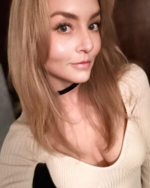 Angelique Boyer Instagram - Sábado 🪩🖤🥂