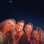 Angelique Boyer Instagram - @elamorinvencible un proyecto que me enseño muchísimo. Una historia que nos quitaba el sueño de tanta emoción, cada situación nos llevaba a desafíos increíbles. GRATITUD fue un sentimiento constante por las personas que me rodeaban POR ESE AMOR QUE ME DIERON GRACIAS ❤️ compañeros de años y muchos nuevos a quienes agradezco conocer y deseo reencontrar en el camino. Una nueva generación me conmovió en el set GRACIAS POR CONECTAR ✨ a @juanosorio.oficial y su GRAN EQUIPO a todos los escritores y también a @produccion_osorio GRACIAS POR LEONA BRAVO que junto con mis directores creamos una mujer que rompió con todos los estereotipos de lo que debe ser una mujer ante la sociedad para ser feliz y sentirse plena. Un amor invencible termina hoy al aire 🫶 GRACIAS AL PÚBLICO por interactuar y por todo el apoyo. Ahora pueden disfrutarla por @vix