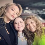 Angelique Boyer Instagram - @elamorinvencible un proyecto que me enseño muchísimo. Una historia que nos quitaba el sueño de tanta emoción, cada situación nos llevaba a desafíos increíbles. GRATITUD fue un sentimiento constante por las personas que me rodeaban POR ESE AMOR QUE ME DIERON GRACIAS ❤️ compañeros de años y muchos nuevos a quienes agradezco conocer y deseo reencontrar en el camino. Una nueva generación me conmovió en el set GRACIAS POR CONECTAR ✨ a @juanosorio.oficial y su GRAN EQUIPO a todos los escritores y también a @produccion_osorio GRACIAS POR LEONA BRAVO que junto con mis directores creamos una mujer que rompió con todos los estereotipos de lo que debe ser una mujer ante la sociedad para ser feliz y sentirse plena. Un amor invencible termina hoy al aire 🫶 GRACIAS AL PÚBLICO por interactuar y por todo el apoyo. Ahora pueden disfrutarla por @vix
