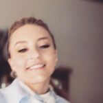 Angelique Boyer Instagram - Me gusta recordar y justo ya salio al aire una secuencia que no podíamos revelar, una larga e intensa jornada que trajo mucha satisfacción, cerca de personas a las que admiro y quiero muchísimo por siempre! Recta final de @elamorinvencible un proyecto que se queda en el corazón 💛