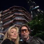 Angelique Boyer Instagram - Viajes y tiempo para hablar bonito, de esta vida, de otras vidas. Tomarnos el tiempo. Exacto. A tiempo. A tiempo de vivir. Escuchar, empatizar. De contemplar. Abrazar sin motivos y poniendo el alma de buenas. De silencios. Besos. Tomados de la mano. Gracias @sebastianrulli ❤️ #NY