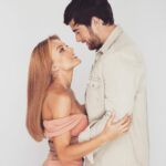 Angelique Boyer Instagram - Hoy empieza @elamorinvencible una producción de @juanosorio.oficial Gracias @danilocarrerah por hacer equipo y todo lo que expresas de mi 🫶 Siento mucha emoción y gratitud con cada uno de los involucrados en esta historia. @ericmorales & @bonniecartas llevan nuestras emociones al límite. @adrianfoto @juan_jra @onielalf @carlosalcazarc @eduardomrban se han atrevido a contar esta historia de una manera única en el melodrama novelero mexicano. No se pierdan el inicio de esta historia hoy 9:30 pm
