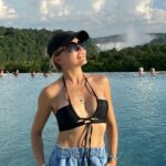 Angelique Boyer Instagram - TBT Una maravilla natural del mundo 🗺️ ☑️ Un lugar que une 3 fronteras de países que amo! Argentina 🇦🇷 Brasil 🇧🇷 y Paraguay 🇵🇾 Ahora conozco los 3 un poquito, vamos por mas 🙌 Iguazú en Guaraní AGUA GRANDE ✨🙌 La pasamos increíble 🫶👏🌟 Cataratas del Iguazu, Argentina
