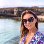 Angelique Boyer Instagram - Tarifa que lugar 🫶 Gracias @sebastianrulli por estas vacaciones que se quedan en mi corazón ✨❤️✨ Tarifa - Southest Point Of Europe