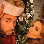 Angelique Boyer Instagram - Felíz Navidad 🎄 con todo nuestro Amor!!! Muchas bendiciones para ustedes y sus seres queridos ♥️♥️♥️. Agradecidos con el Amor y muestras de cariños que nos dan, detalles que nos hacen llegar y sonrisas de emoción que nos provocan. Los amamos. #navidad2022 #merrychristmas #fiesta #familia Navidad con Amor