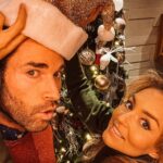 Angelique Boyer Instagram - Felíz Navidad 🎄 con todo nuestro Amor!!! Muchas bendiciones para ustedes y sus seres queridos ♥️♥️♥️. Agradecidos con el Amor y muestras de cariños que nos dan, detalles que nos hacen llegar y sonrisas de emoción que nos provocan. Los amamos. #navidad2022 #merrychristmas #fiesta #familia Navidad con Amor
