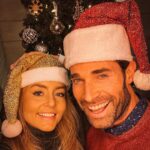 Angelique Boyer Instagram - Felíz Navidad 🎄 con todo nuestro Amor!!! Muchas bendiciones para ustedes y sus seres queridos ♥️♥️♥️. Agradecidos con el Amor y muestras de cariños que nos dan, detalles que nos hacen llegar y sonrisas de emoción que nos provocan. Los amamos. #navidad2022 #merrychristmas #fiesta #familia Navidad con Amor