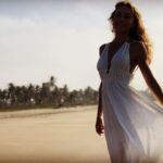 Angelique Boyer Instagram - Galería @elamorinvencible viaje Mazatlán 🫶 que linda es la perla del Pacífico 🤩 la pasamos increíble, comimos delicioso y los atardeceres 🌅 son tan alucinantes que uno valora que cada día es; un espectáculo diferente. Las mareas de sus playas y la neblina por las mañanas nos regalaron escenarios únicos para esta historia!! Estoy emocionada con el trabajo de este equipo @produccion_osorio vamos por la última semana del año ✨2022✨🍀✨ La Perla del Pacifico