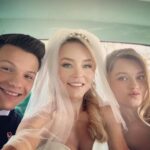 Angelique Boyer Instagram - @elamorinvencible un proyecto que me enseño muchísimo. Una historia que nos quitaba el sueño de tanta emoción, cada situación nos llevaba a desafíos increíbles. GRATITUD fue un sentimiento constante por las personas que me rodeaban POR ESE AMOR QUE ME DIERON GRACIAS ❤️ compañeros de años y muchos nuevos a quienes agradezco conocer y deseo reencontrar en el camino. Una nueva generación me conmovió en el set GRACIAS POR CONECTAR ✨ a @juanosorio.oficial y su GRAN EQUIPO a todos los escritores y también a @produccion_osorio GRACIAS POR LEONA BRAVO que junto con mis directores creamos una mujer que rompió con todos los estereotipos de lo que debe ser una mujer ante la sociedad para ser feliz y sentirse plena. Un amor invencible termina hoy al aire 🫶 GRACIAS AL PÚBLICO por interactuar y por todo el apoyo. Ahora pueden disfrutarla por @vix