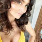 Angelique Boyer Instagram - ¡Pasando a saludar Mundo! 👋💋😃 que días tan lindos, ni parece invierno! 🔥🔥 Mexico City, Mexico