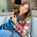 Angelique Boyer Instagram - El Guapo 💙 Lo amo con locura ❤️ Gracias por esta foto amor @sebastianrulli y por compartirme a este bicho tan hermoso 🥰😍🤗 Home Sweet Home