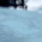 Angelique Boyer Instagram - Mundo 🗺️ Hablemos del Perito Moreno. Uno de los glaciares más famosos y generosos, es de fácil acceso a diferencia de todos los demás, puedes verlo desde unas rampas que hay en el parque y sentir que lo tocas y ver los desprendimientos de hielo que tiene constantemente y más en esta época, también puedes ir en barco y gozar de sus 60 metros sobre el nivel del agua 😱 y lo mejor de todo es que también puedes caminar sobre el y eso es algo invaluable, un sueño hecho realidad 👏👏✨🙌😱 se los recomiendo muchísimo 🫶 por suerte organizamos que nos llevarán y todo fluyó súper bien, además de toda la información que nos brindan y es algo que también recomiendo, tener información es más valioso 😉 Los parques son ejemplares 😲🤤 y también veo turistas muy consientes, cuidadosos y respetuosos 👏👏👏 Realmente cada paso vale para llegar a estos lugares, a esto le llamo viajar y vivir! No dejen de ver en el mapa y de darse la oportunidad de descubrir más sobre lo que realmente es valioso! Le deseo un feliz inicio de semana, yo sigo muy impresionada y agradecida con lo que mis sentidos están experimentando!! A gozar! Pronto les cuento de un lugar que muy pocos conocen… vamos a ponerlos de moda 🤗😉 Glaciar Perito Moreno