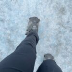 Angelique Boyer Instagram - Mundo 🗺️ Hablemos del Perito Moreno. Uno de los glaciares más famosos y generosos, es de fácil acceso a diferencia de todos los demás, puedes verlo desde unas rampas que hay en el parque y sentir que lo tocas y ver los desprendimientos de hielo que tiene constantemente y más en esta época, también puedes ir en barco y gozar de sus 60 metros sobre el nivel del agua 😱 y lo mejor de todo es que también puedes caminar sobre el y eso es algo invaluable, un sueño hecho realidad 👏👏✨🙌😱 se los recomiendo muchísimo 🫶 por suerte organizamos que nos llevarán y todo fluyó súper bien, además de toda la información que nos brindan y es algo que también recomiendo, tener información es más valioso 😉 Los parques son ejemplares 😲🤤 y también veo turistas muy consientes, cuidadosos y respetuosos 👏👏👏 Realmente cada paso vale para llegar a estos lugares, a esto le llamo viajar y vivir! No dejen de ver en el mapa y de darse la oportunidad de descubrir más sobre lo que realmente es valioso! Le deseo un feliz inicio de semana, yo sigo muy impresionada y agradecida con lo que mis sentidos están experimentando!! A gozar! Pronto les cuento de un lugar que muy pocos conocen… vamos a ponerlos de moda 🤗😉 Glaciar Perito Moreno
