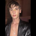 Angelo Mutti Spinetta Instagram - la semana pasada abriendo el desfile d @fabianzittaofficial📟 #jugandoalmodelo #sidehustle #sevienealgoquenadaqueverconesto😉 UBA