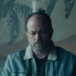 Angelo Mutti Spinetta Instagram - bueno, llegó el día☀️🌙#Barrabrava temporada 1 ya disponible en @primevideolat estoy muy contento y agradecido, fue una experiencia inolvidable haber compartido esos 3 meses en Montevideo con estos seres hermosos, disfrutando de lo que se iba gestando, poniendo siempre lo mejor🌟 quiero agradecerles a @jesusbraceras por haber confiado en mí para darle vida a Enzo, y por haber llevado la obra a puerto con tanta determinación y tranquilidad, a @gabrielnicoli y @daniortega por su buena onda y talento para componer palabras e imágenes, a @florlimonoff @cimarron y @primevideolat por el laburo y la confianza, a @fran.ure por ser la mano que necesitaba en el momento para encarar el personaje❤️y a mi familia y amigos por apoyarme durante el proceso, fueron elementales. a disfrutar nomás! vamo arriba bo, espero que les guste🍿