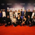 Angelo Mutti Spinetta Instagram - el jueves fue la premier de #Barrabrava serie en la q me tocó ser parte d este grupo hermoso, muy agradecido con los directores, el equipo técnico y mis compañeros❤️‍🔥vimos el primer capítulo y la rompe, se estrena el próximo viernes x @primevideolat así k ya sabenn🍿🍿🍿 gracias @raimondi___ por el traje sport épico❄️sos el 1