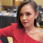 Angie Ang Instagram – Merah-merah ❤️
Marketing Forum @pertamina 2023 🫡
MUA : @cinthiatiff_ 🫰🏼
#pertaminaevent #jobmcangie The Sultan Hotel & Residence Jakarta