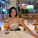Angie Ang Instagram – Temenin lah.