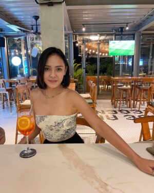 Angie Ang Instagram - Temenin lah.