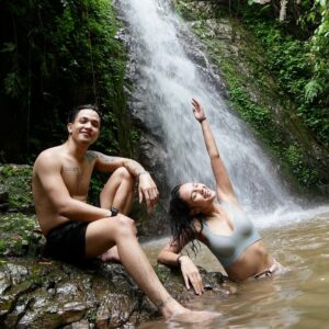 Angie Ang Instagram - eps. bengkulu ini menjadi petualangan kami yg paling tidak ter-lupakan. ter-gokil dan ter-extreme!
saksikan keseruan kami di @tanahairbetattv 
sabtu, 27 januari 2024 jam 08:30 wib hanya di @transtv_corp 
#explorebengkulu #visitbengkulu
