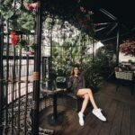 Angie Ang Instagram – “Tragedi hanya butuh waktu untuk jadi komedi”, jadi yasudah mari kita haha hihi Finch KL