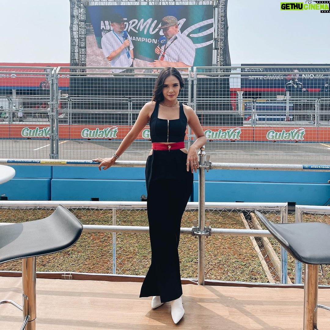 Angie Ang Instagram - Tell me there are things that you regret .... 🙂