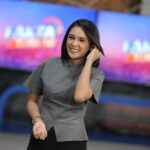 Angie Ang Instagram – Dari tadi mau post foto siaran @faktaterkini_net tapi bingung captionnya 😤 
Yang pasti kita nge-date virtual Senin-Jumat jam 3.30 pm ya! 😠❤️😠👍🏼 #jobmcangie