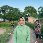 Angie Ang Instagram - Kenalin, Eva namanya. Ibu persit di film #akurinduthemovie Larantuka Flores Timur NTT