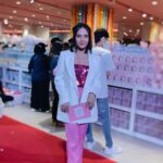 Angie Ang Instagram - Well, Angie's wearing pink? FR? It fits #MinisoBarbieIndonesia as well! So it doesnt matter at all for #jobmcangie 🤭