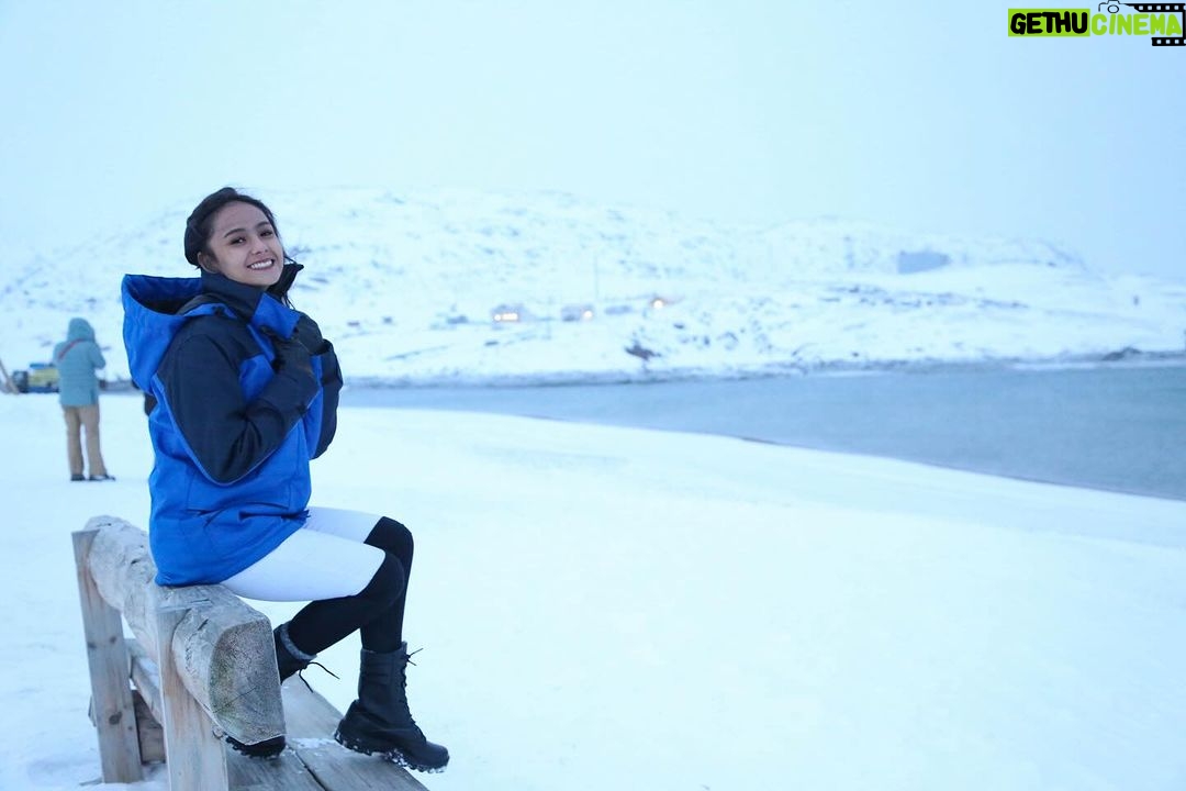 Angie Ang Instagram - Pernah ngerasain white christmas 💙🩵 Murmansk, Russia