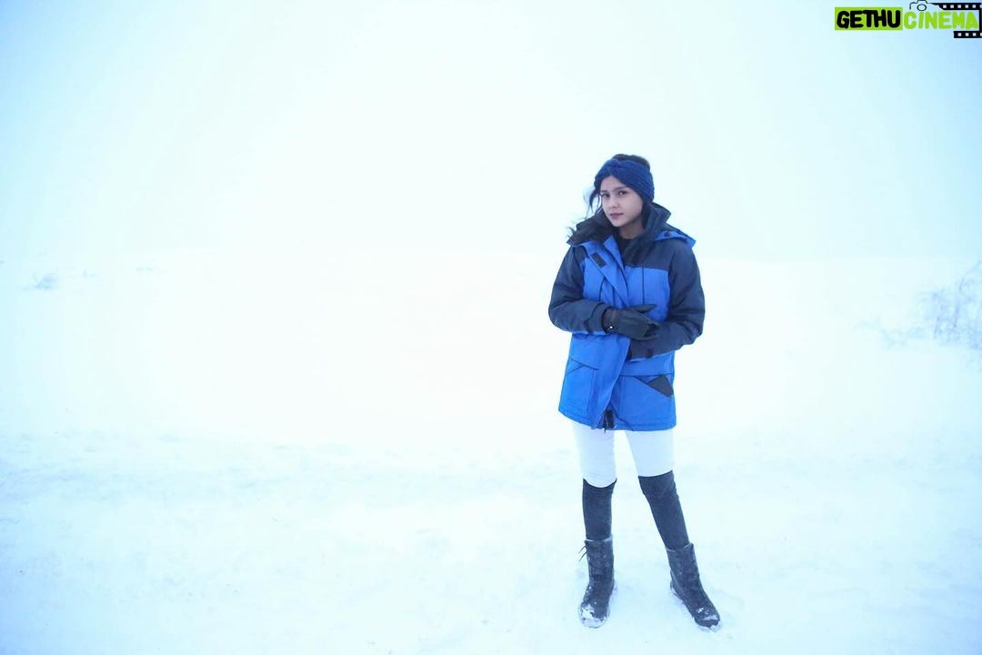 Angie Ang Instagram - Pernah ngerasain white christmas 💙🩵 Murmansk, Russia