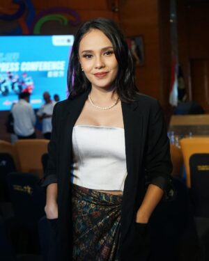 Angie Ang Instagram - #jobmcangie Kick Off Press Conference @gresiniracing team 2024! 🏍️🏍️🏍️🏍️🏍️ 
#wonderfulindonesia @motogp