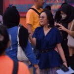 Angie Ang Instagram - Ini tentang bagaimana kita menghargai masa belajar orang lain.. ❤️🫶🏼 Belasan tahun jadi MC, host, presenter, you name it, ngga membuat proses ini berhenti : belajar. Makanya, beberapa orang merasa kurang nyaman dengan "acaranya cuma 15 menit kok" , karena yang dihargai adalah proses belajarnya, bukan HANYA 15 menitnya. Itu satu paket. Dan menurutku ini berlaku untuk semua bidang pekerjaan 🥹🪽 cmiiw. #jobmcangie #javajazz #javajazzfestival2023 #bnijavajazz