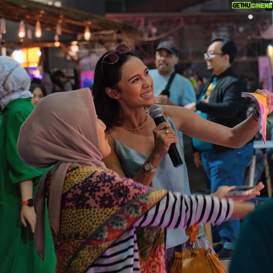 Angie Ang Instagram - 2023 tinggal 2 bulan ya? Saatnya persiapan komposit tahunan buat update #jobmcangie 😛 #jazzfestival #javajazz #javajazzfestival2023 JIExpo Kemayoran Jakarta