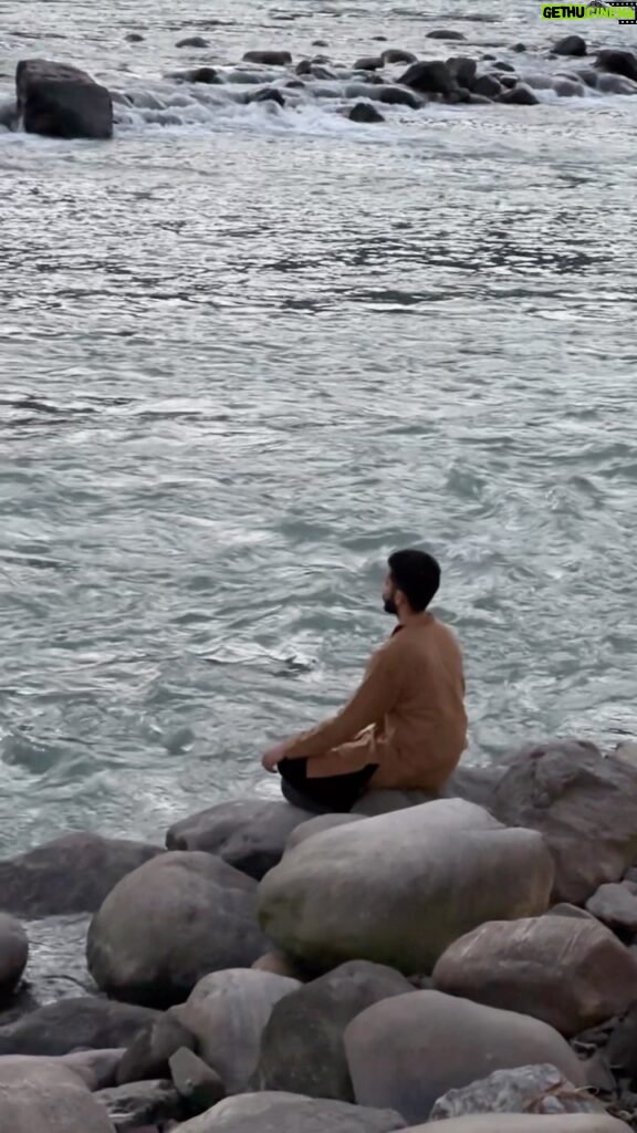 Anirudh Ravichander Instagram - Serenity. The Ganges.