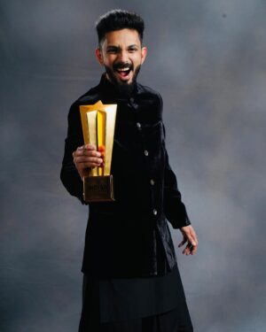 Anirudh Ravichander Instagram - 🙏🏻🏆❤️