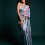 Anjini Dhawan Instagram – Wishing everyone a very Happy Diwali filled with love & light ✨🪔

Outfit @shantibanaras 
Shot by📸 @dieppj