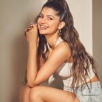 Anjini Dhawan Instagram - 🐣 Shot by @sheldon.santos Hair @souravv_roy_ Makeup @makeupbyriddhima Styled by @pranita.abhi