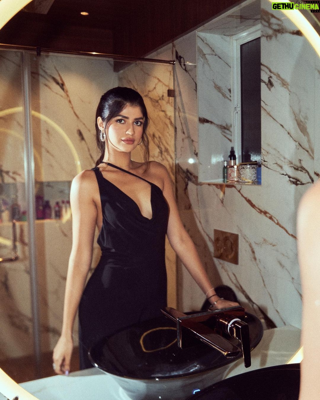 Anjini Dhawan Instagram - Outfit - @frisky.in Styled by @sheefajgilani Shot by @dieppj Team - @niyoshi.jain @kashishsinhaaa Fashion interns - @riddhiijain_ @yashasvi_mehlawat