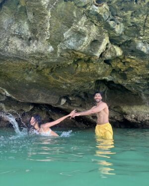 Anjini Dhawan Instagram - 🌊🏖️