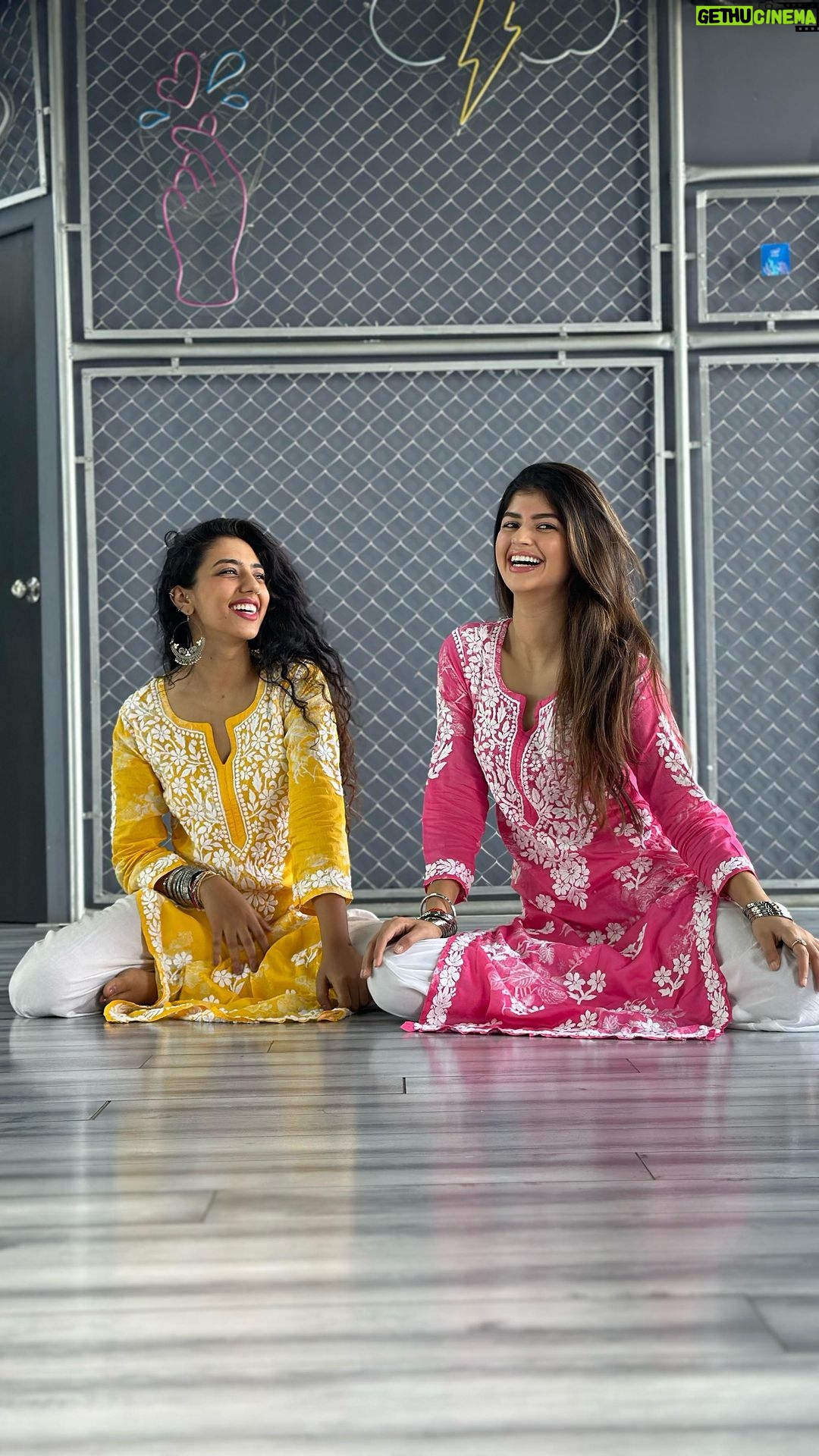 Anjini Dhawan Instagram - Choreographed by @ps_dancestudio @chaosinherveins @shaziasamji @piyush_bhagat 🌸