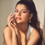 Anjini Dhawan Instagram - 🐣 Shot by @sheldon.santos Hair @souravv_roy_ Makeup @makeupbyriddhima Styled by @pranita.abhi