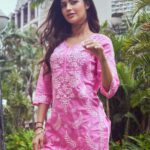 Anjini Dhawan Instagram - @labeljiyani 💕🌸 📸 @dieppj