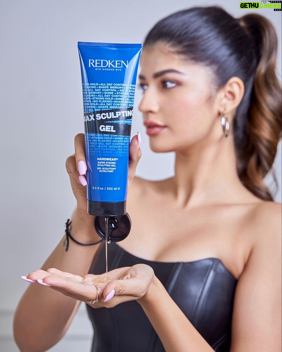 Anjini Dhawan Instagram - 🎄Christmas Giveaway is here🎄 This party season, I’ve not been able to get past my styling range from Redken 🥰 It’s been my life saver for every hair look I’ve tried 💫 And because I wanted to share the love for hair, @redken and I have come together to give you’ll a chance to win some exciting prizes this party season!! 🎁 We’ll pick two lucky winners soo hurryyyy up and participate 💃 Steps to win - 🎅 Let us know which of these Redken products are you excited to try and why 🎅 Tag @redken in the comments 🎅 Tag 3 of your friends and ask them to participate too Giveaway closes - 29th Dec at 2pm IST 🌟 Winners will be tagged in the caption 💁🏻♀️ *Giveaway valid for profiles based in India. #StyleConfidently #RedkenIndia #AD Winners of the Giveaway - @niyomi_mehta @zainaabbb Do tag @redken and me on the amazing looks you create using the prizes!