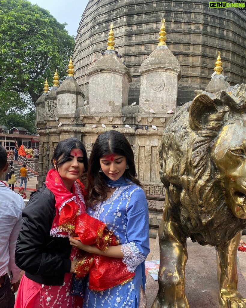 Anjini Dhawan Instagram - 24 hours in Assam 🕊️✨ Kamakhya Temple, Gauhati