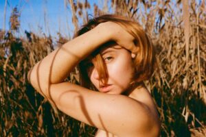 Anna Ador Instagram - Czech Republic / November 2022 🌾

📸 @david_kreibich 

#czech #35mm #shotonfilm