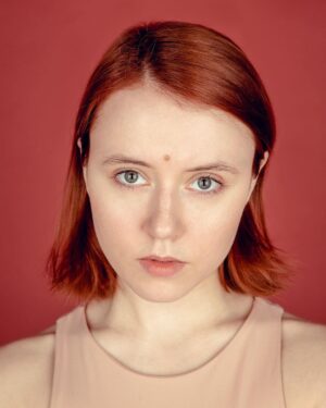 Anna Ador Instagram - Mood: selling soul to find an agent 
#fishintheseayouknowhowifeel 
#actorsheadshotslondon 
📸 @akayy.in